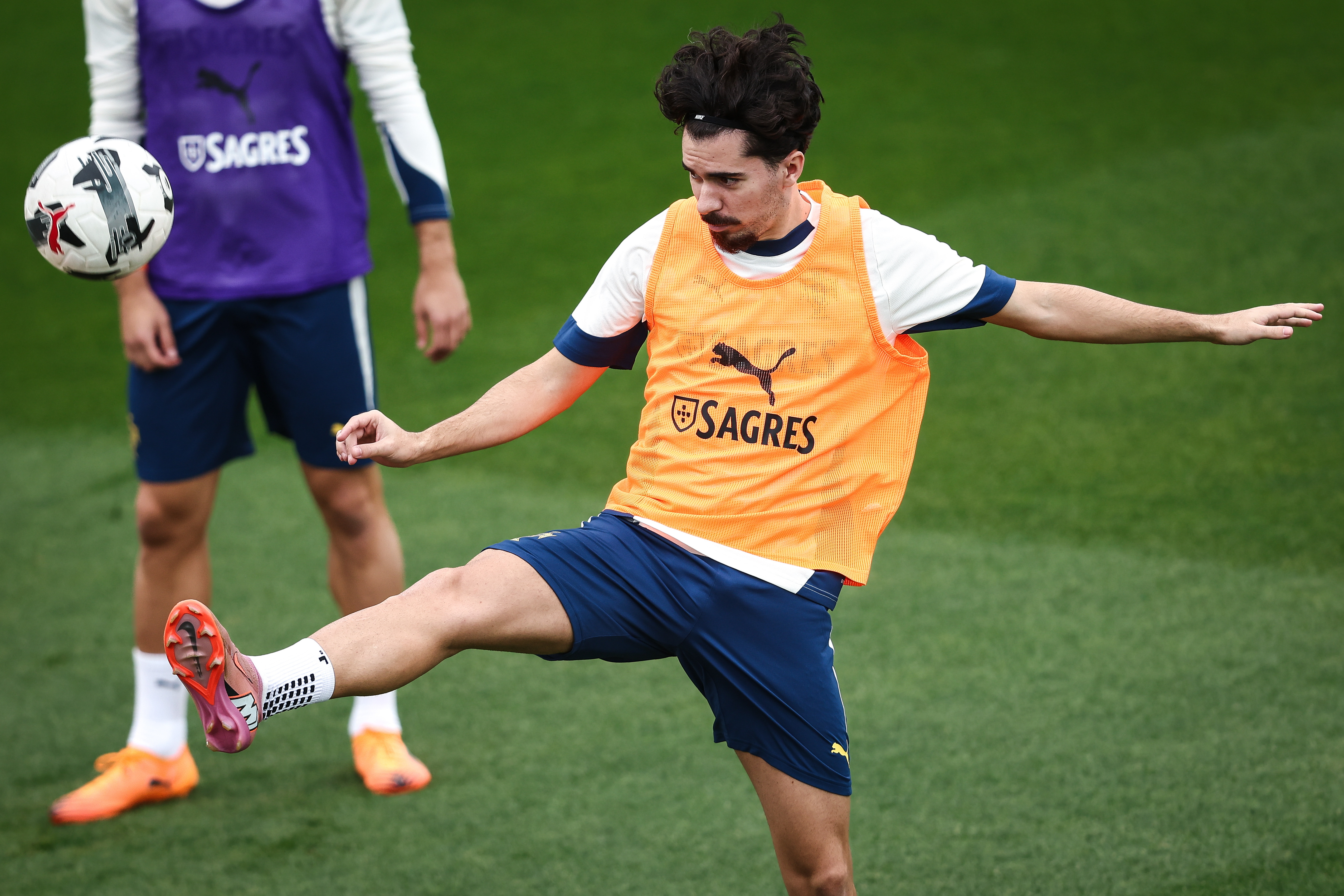 窗口期葡萄牙体育备战NBA常规赛，回应争议细节曝光，管理层满意，年轻球员得到机会的简单介绍